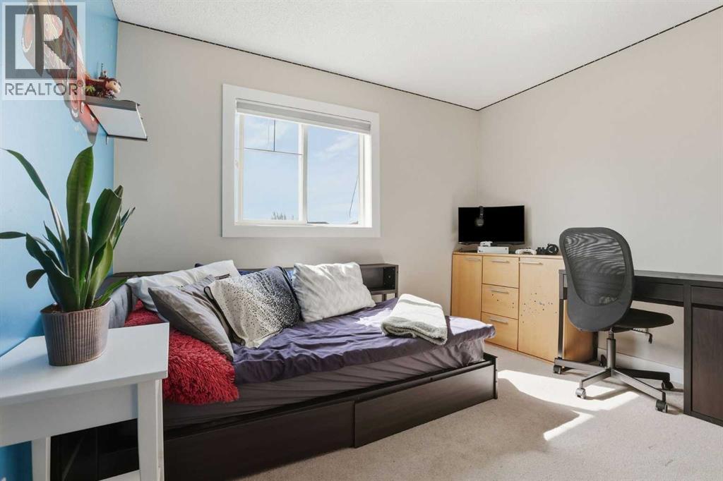 121 Canoe Square SW - 26
