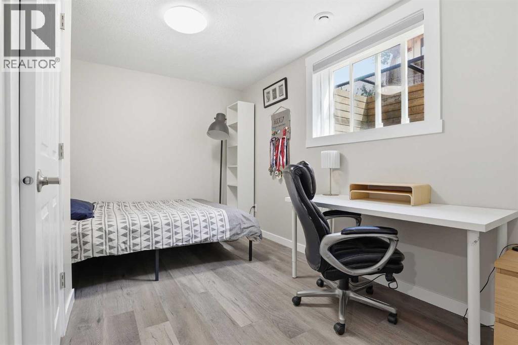 121 Canoe Square SW - 31