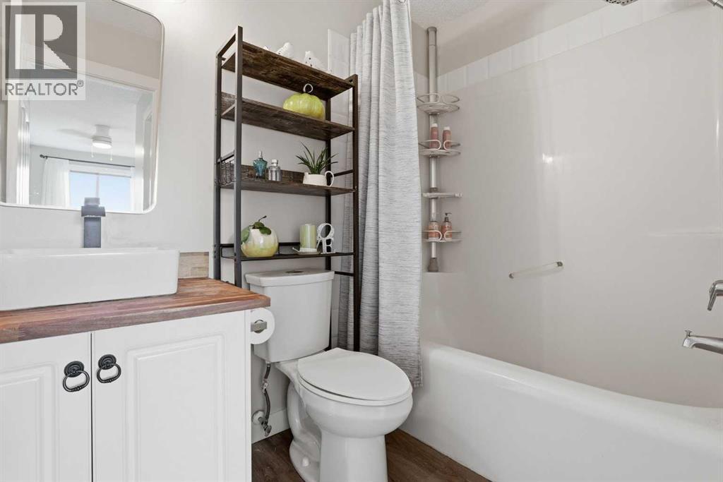 121 Canoe Square SW - 24