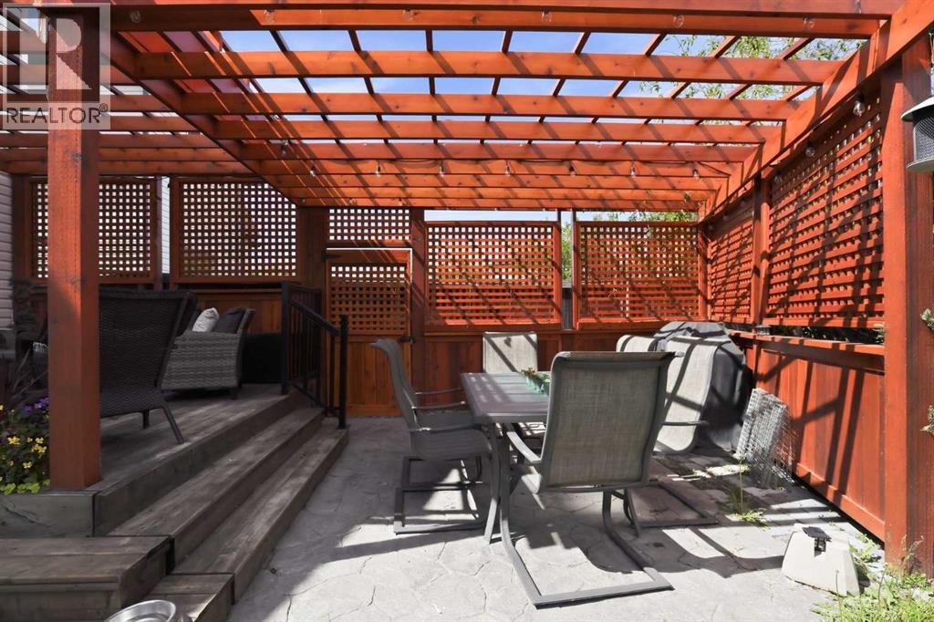 121 Canoe Square SW - 36