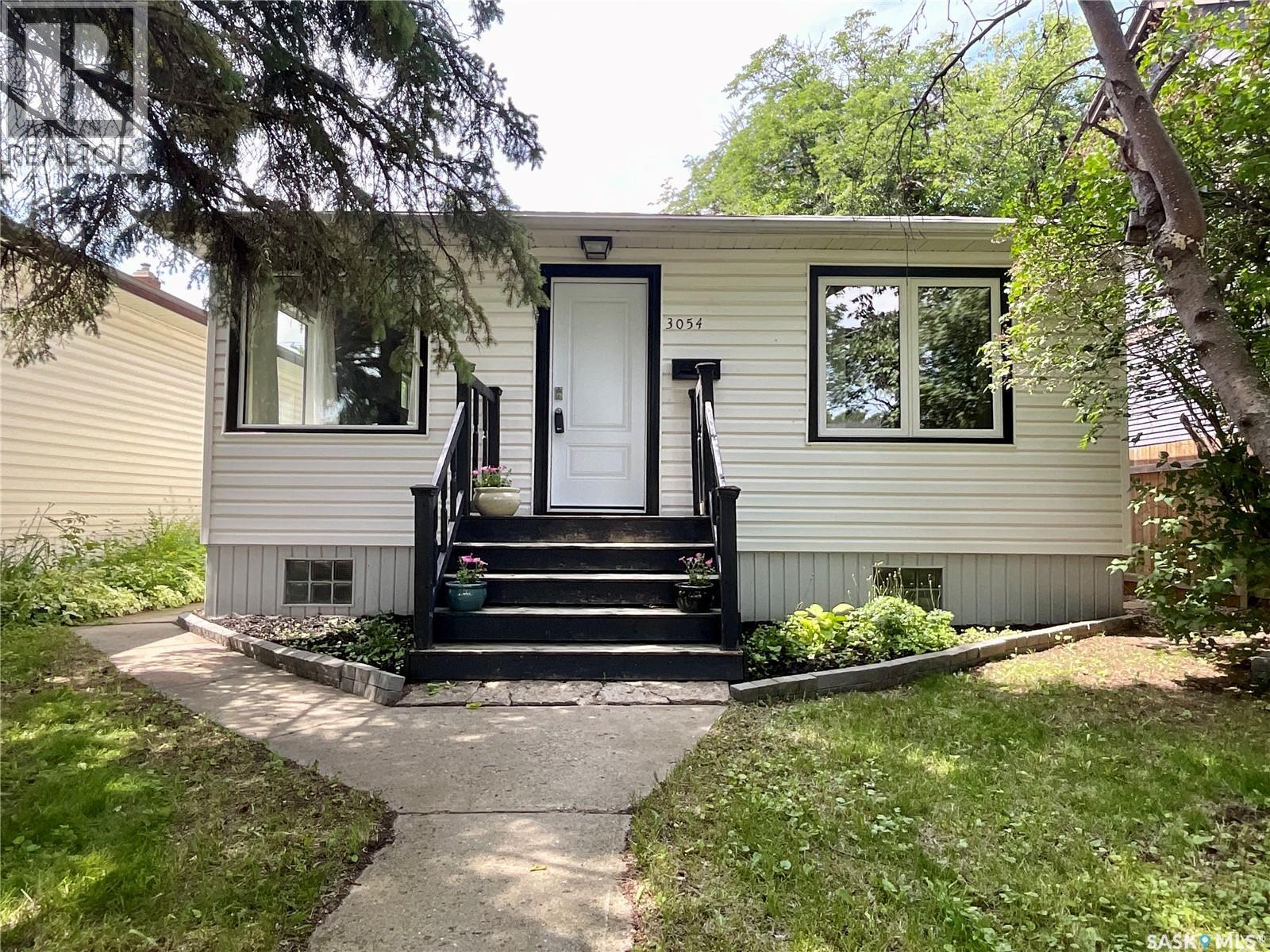 3054 Athol STREET - 1