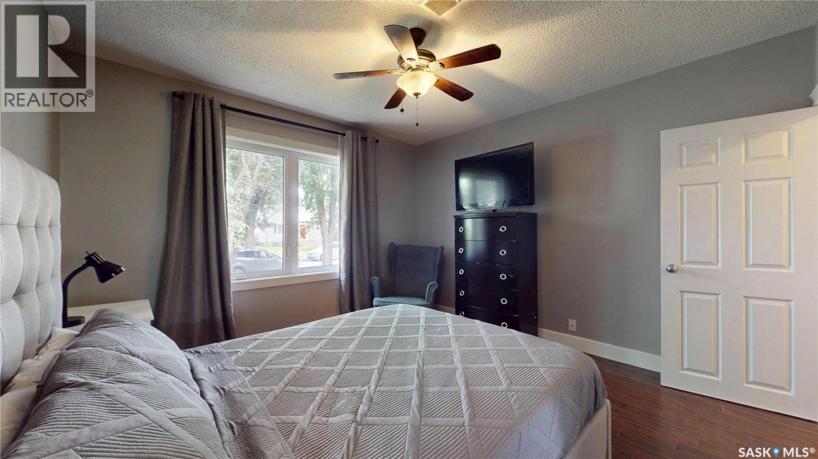 3054 Athol STREET - 19