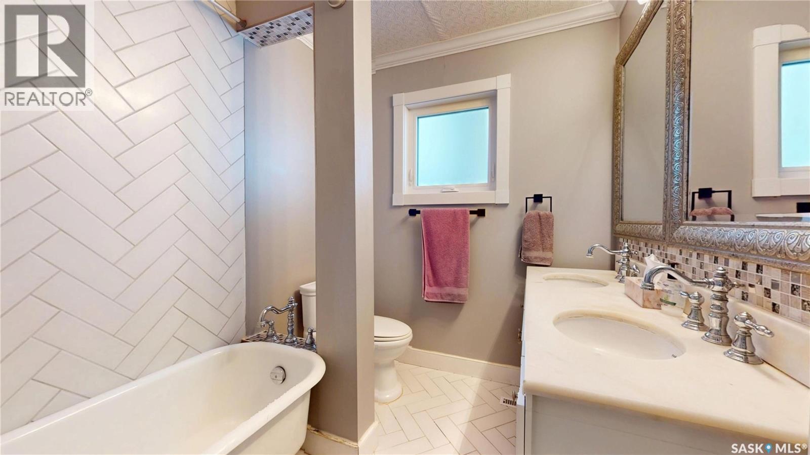 3054 Athol STREET - 20
