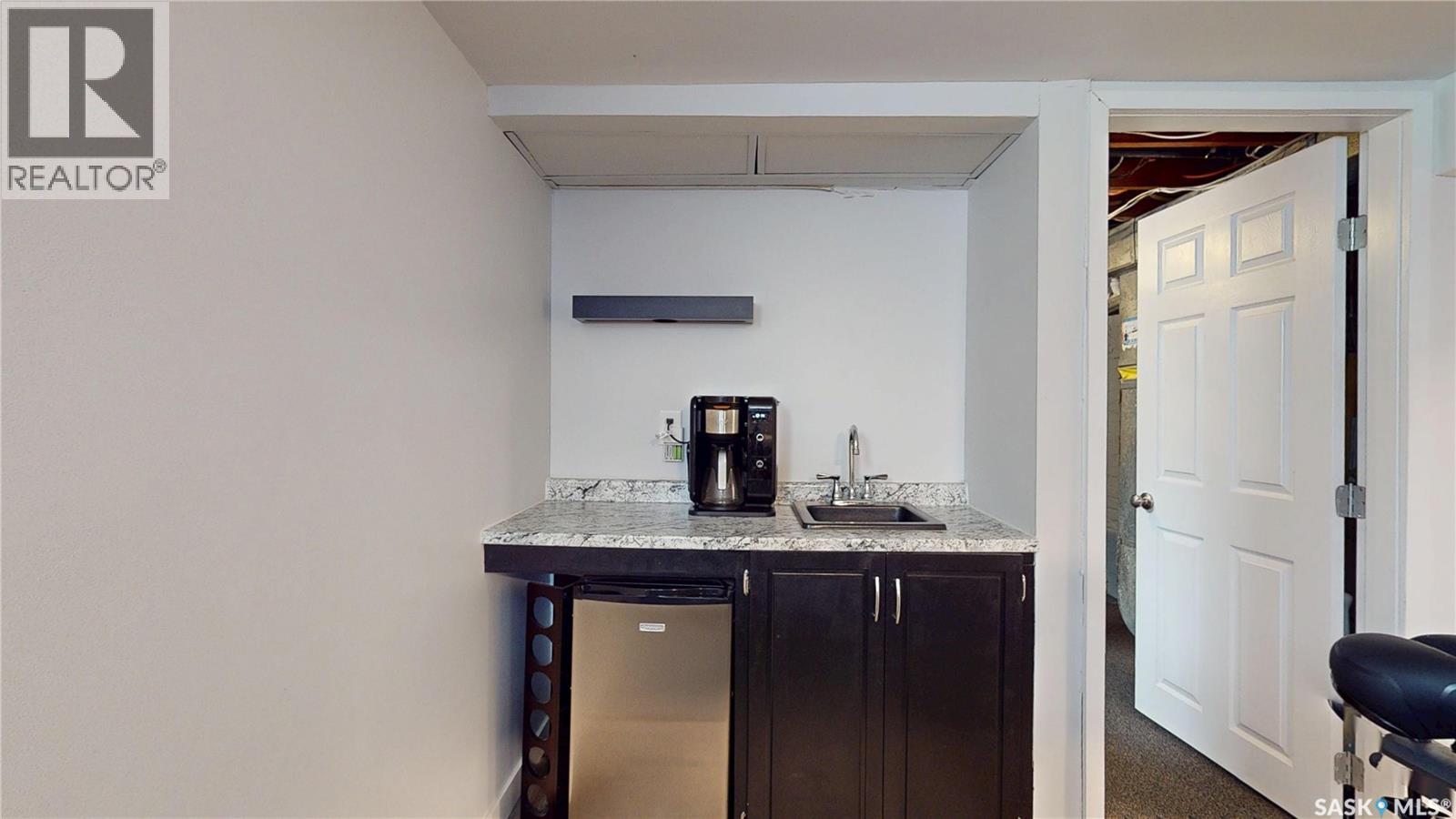 3054 Athol STREET - 29