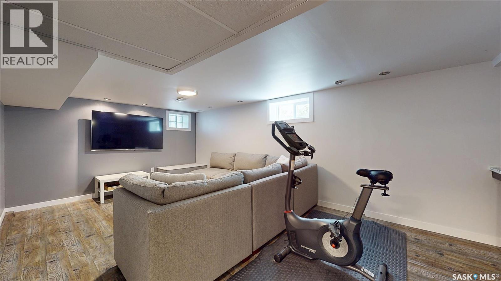3054 Athol STREET - 32