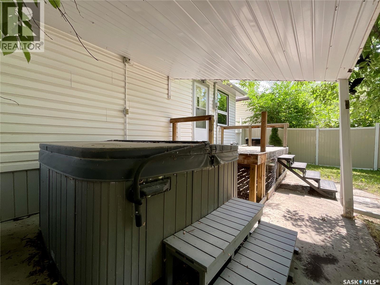 3054 Athol STREET - 41