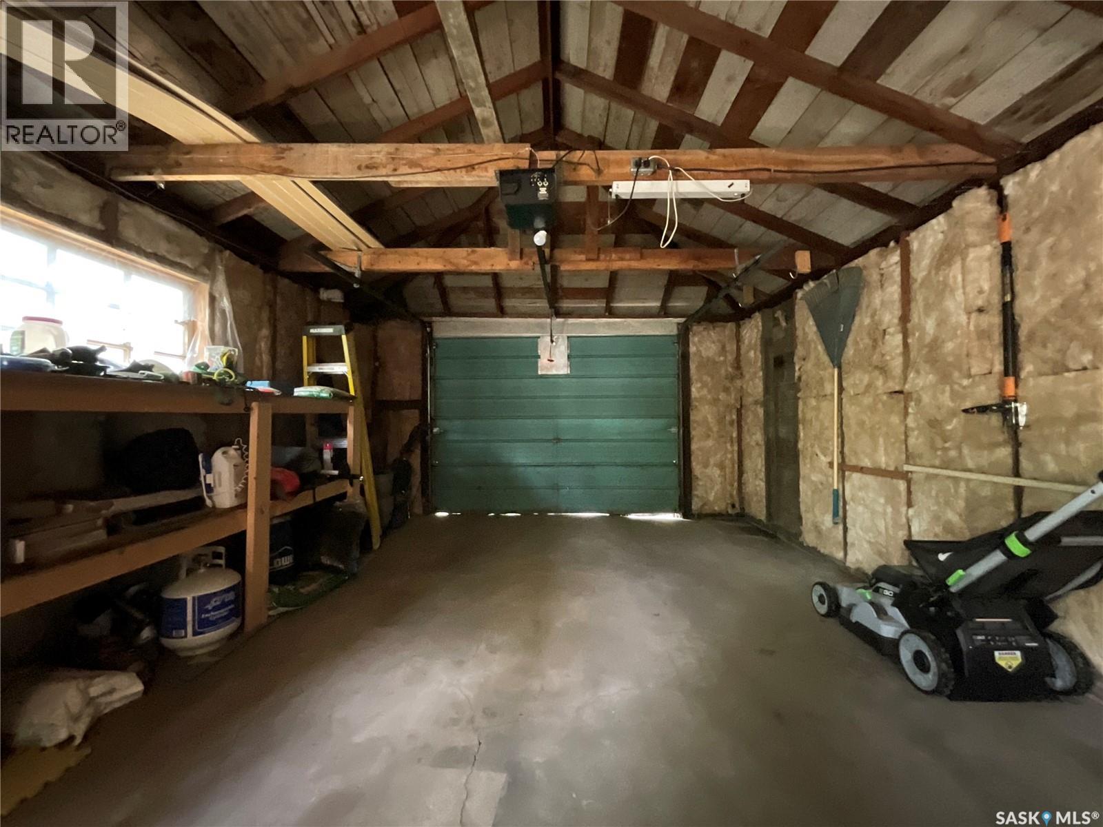 3054 Athol STREET - 43
