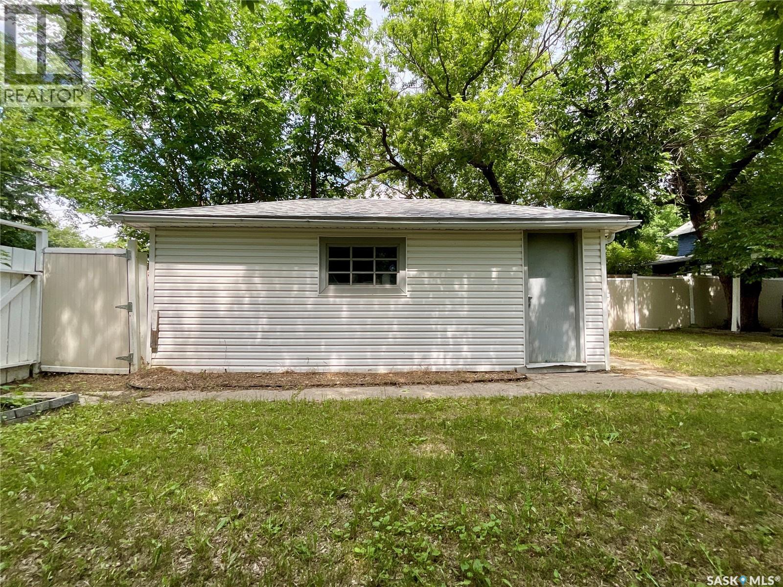 3054 Athol STREET - 44