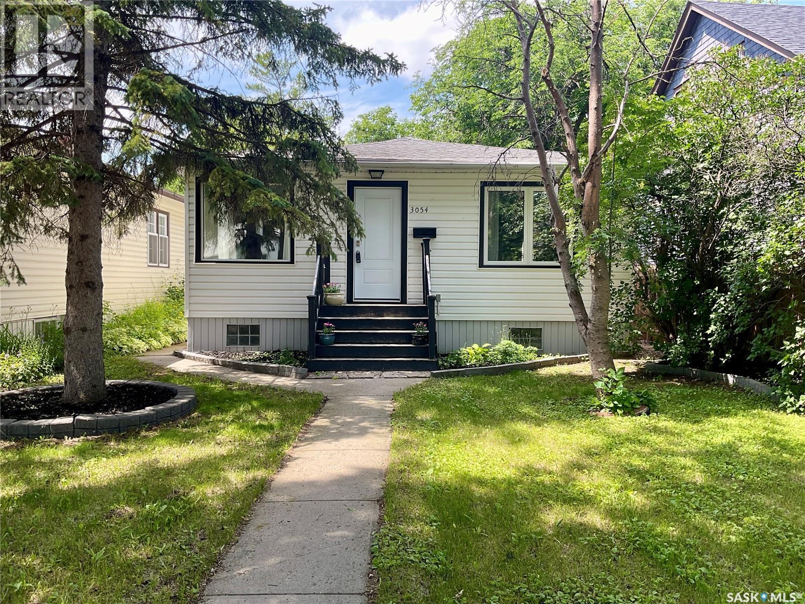 3054 Athol STREET - 46