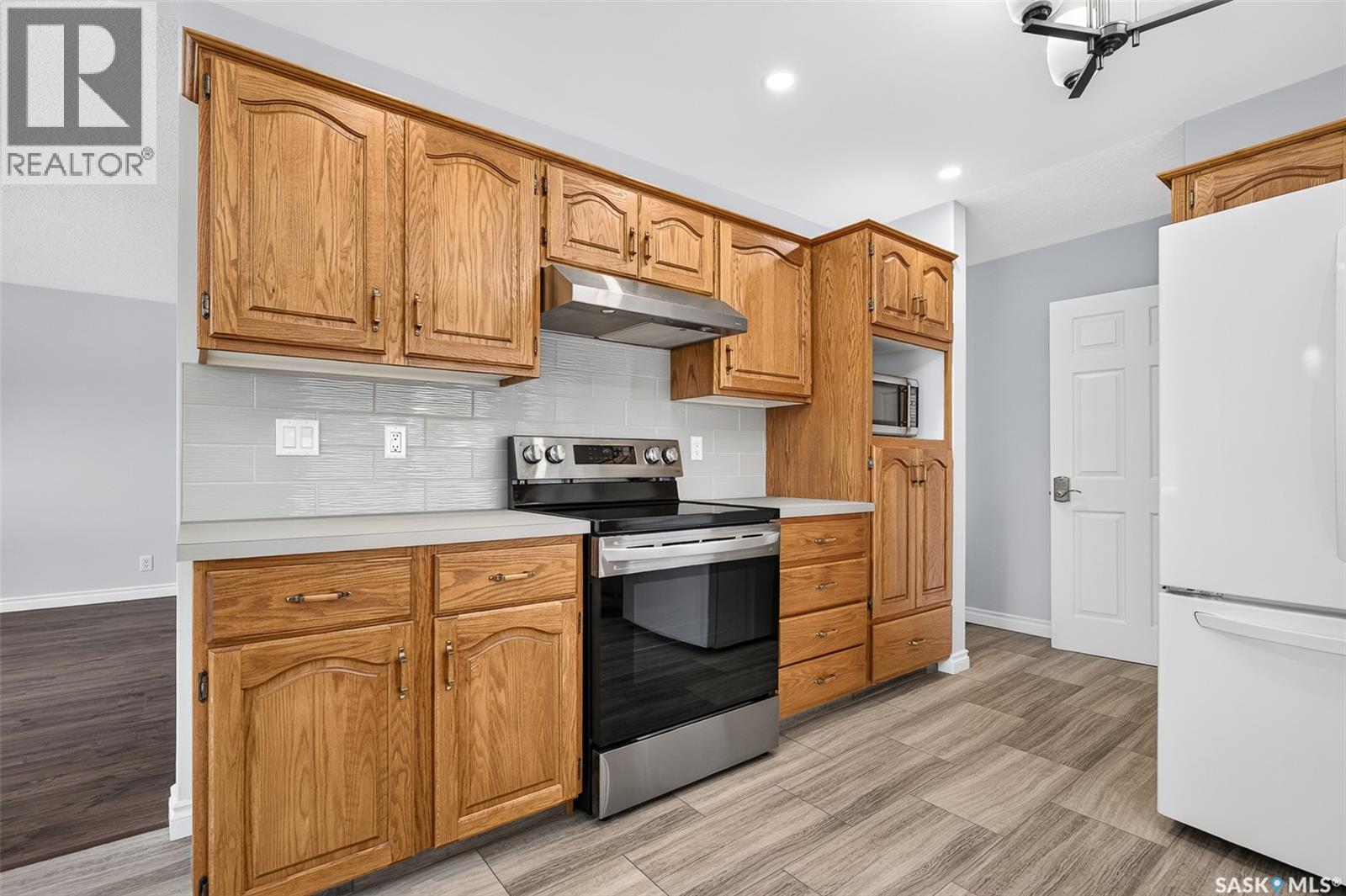 1027 Vaughan STREET - 11