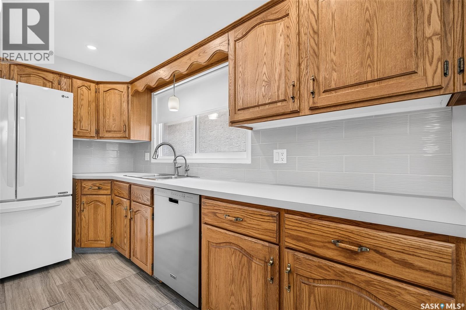 1027 Vaughan STREET - 12