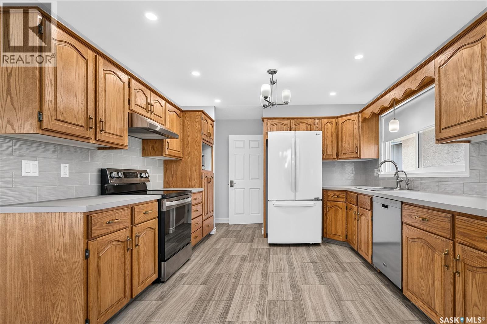 1027 Vaughan STREET - 13