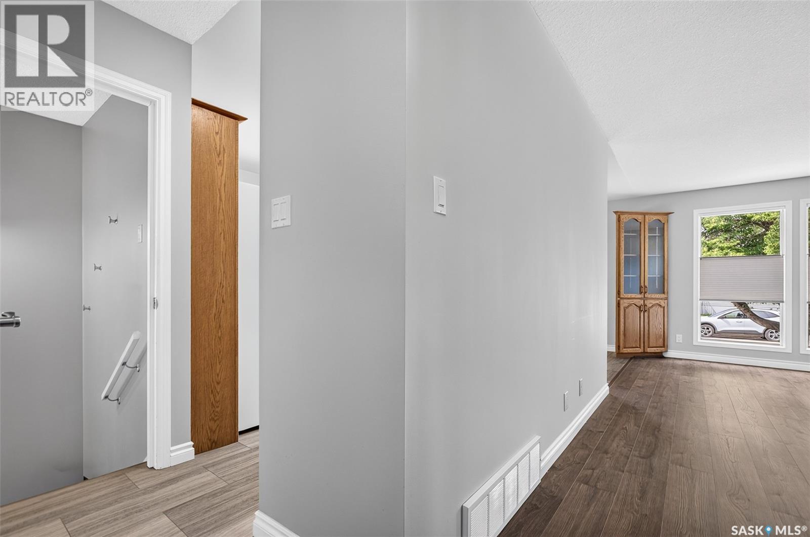 1027 Vaughan STREET - 17