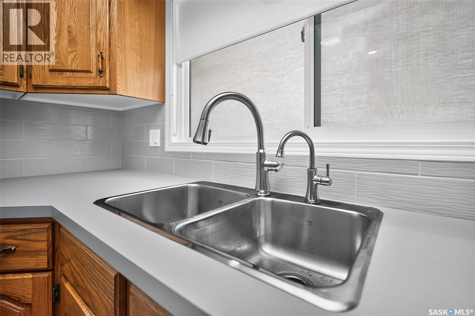 1027 Vaughan STREET - 20