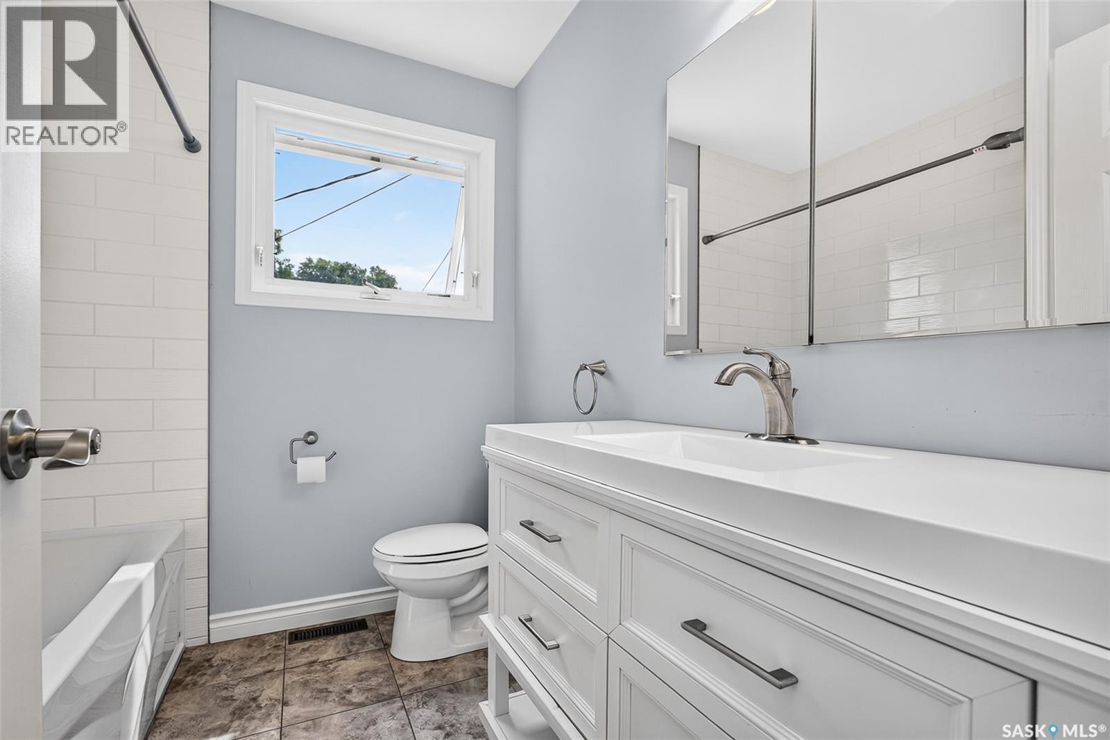 1027 Vaughan STREET - 24