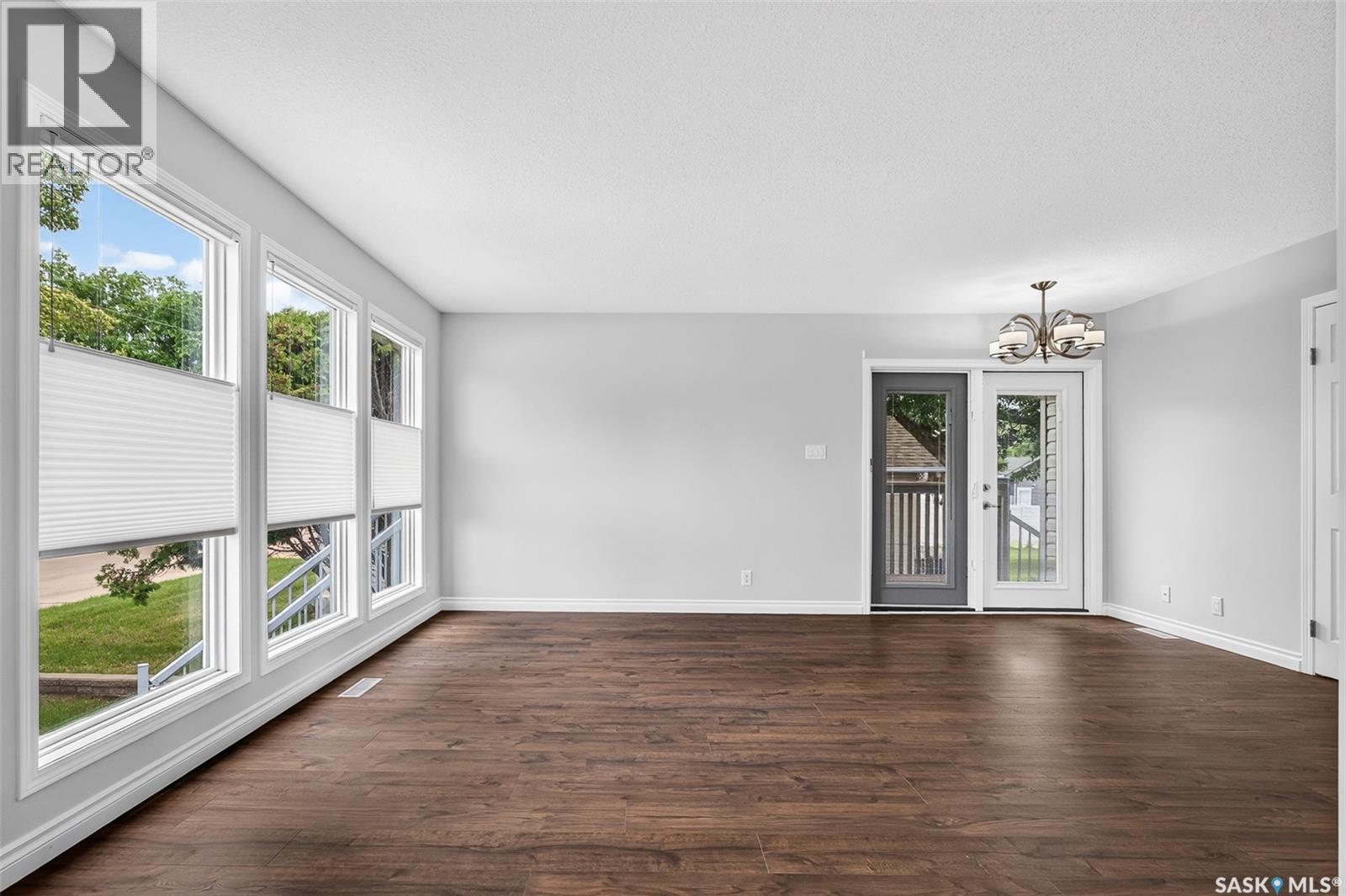 1027 Vaughan STREET - 3