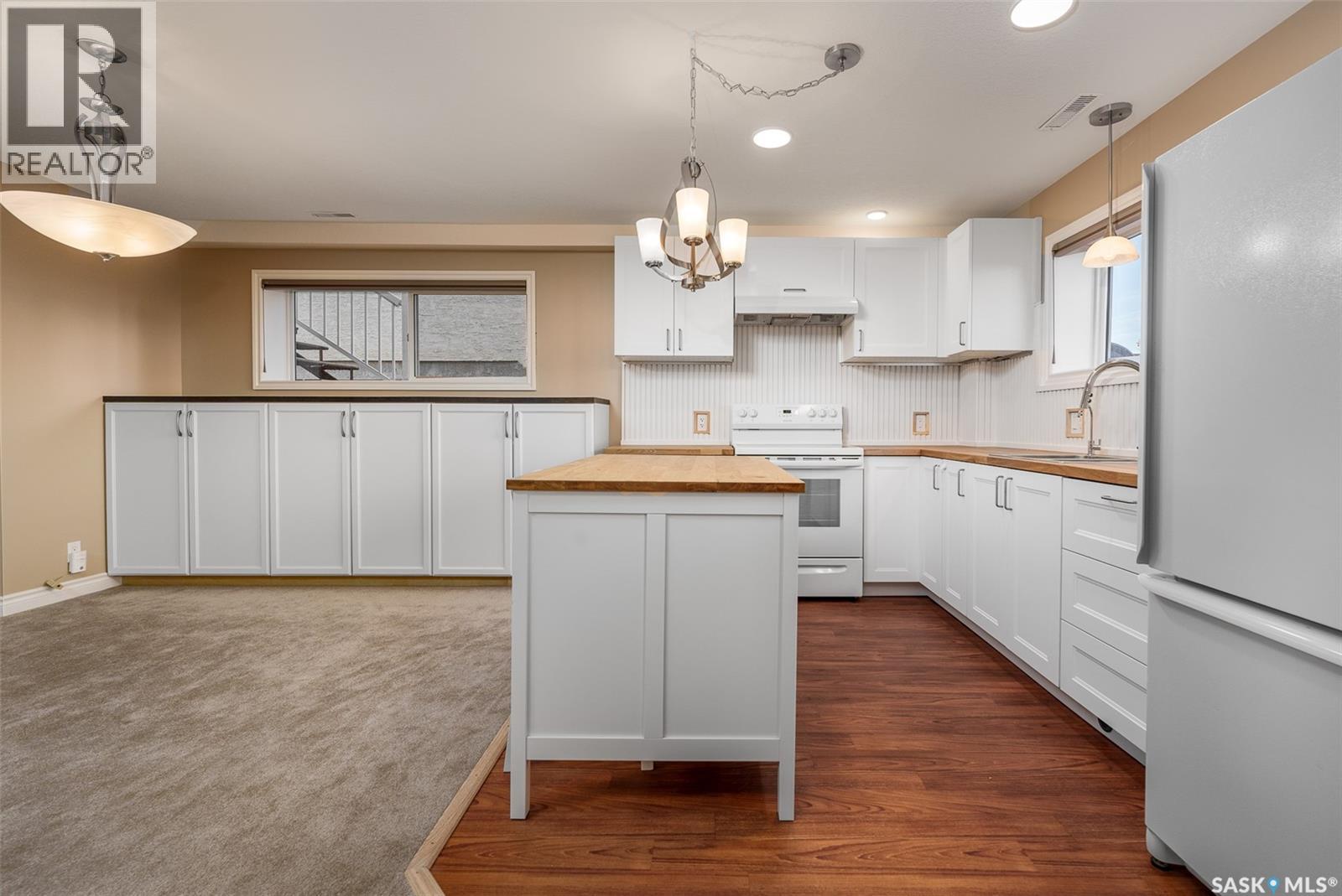 1027 Vaughan STREET - 35
