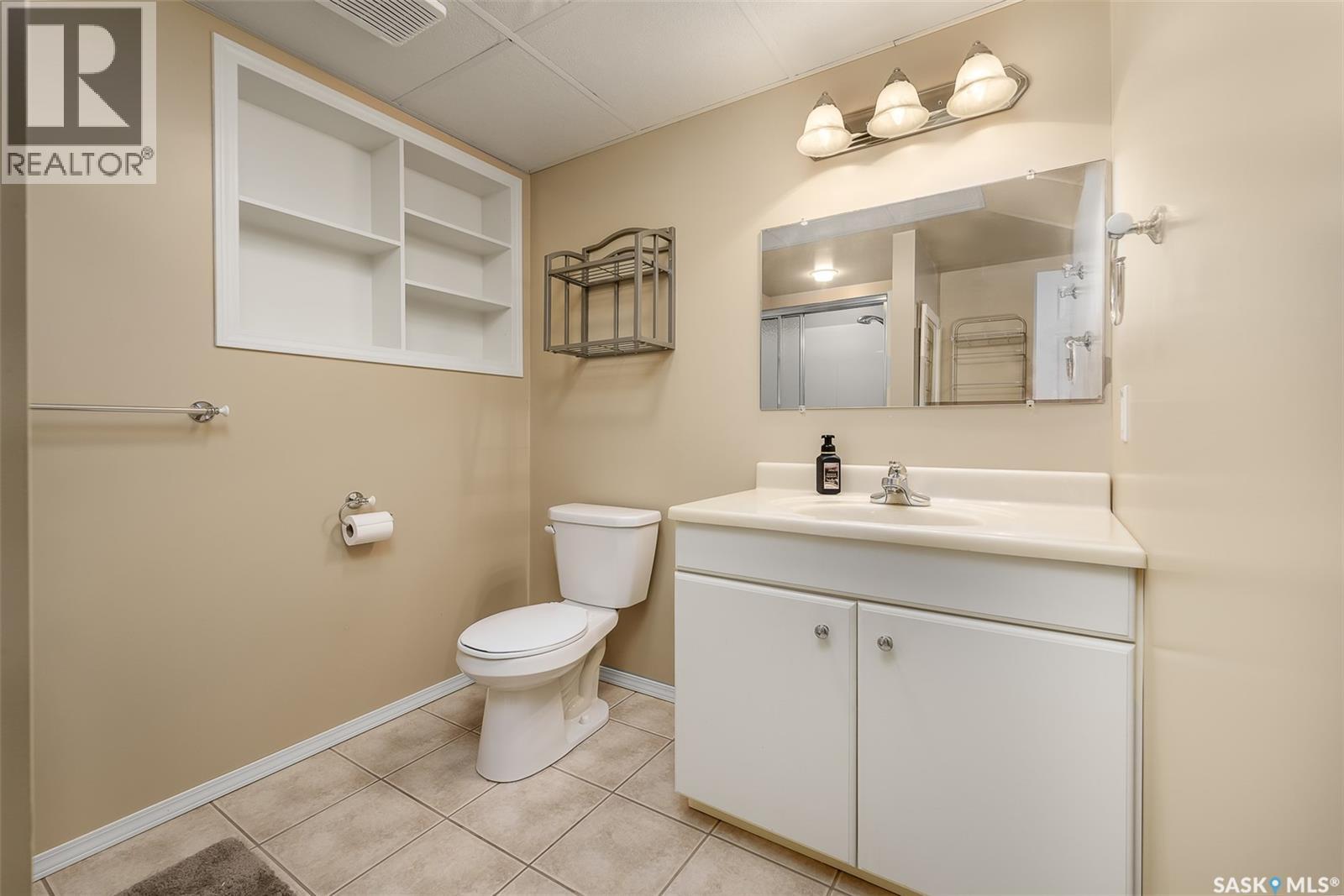 1027 Vaughan STREET - 41