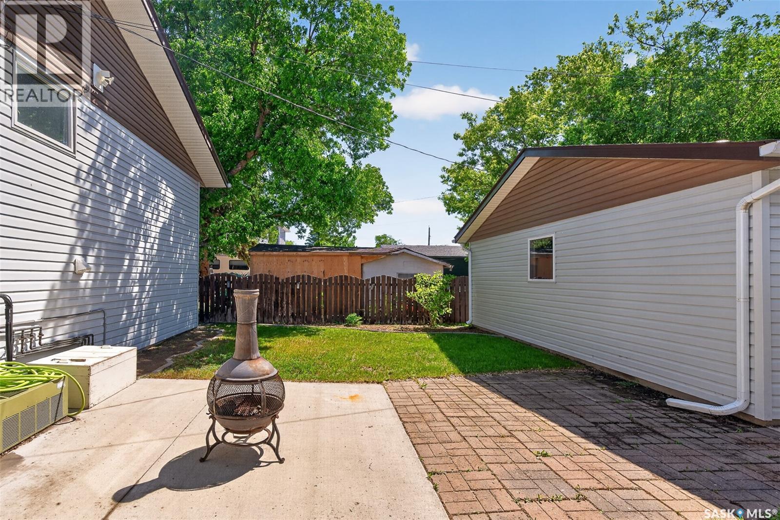 1027 Vaughan STREET - 48