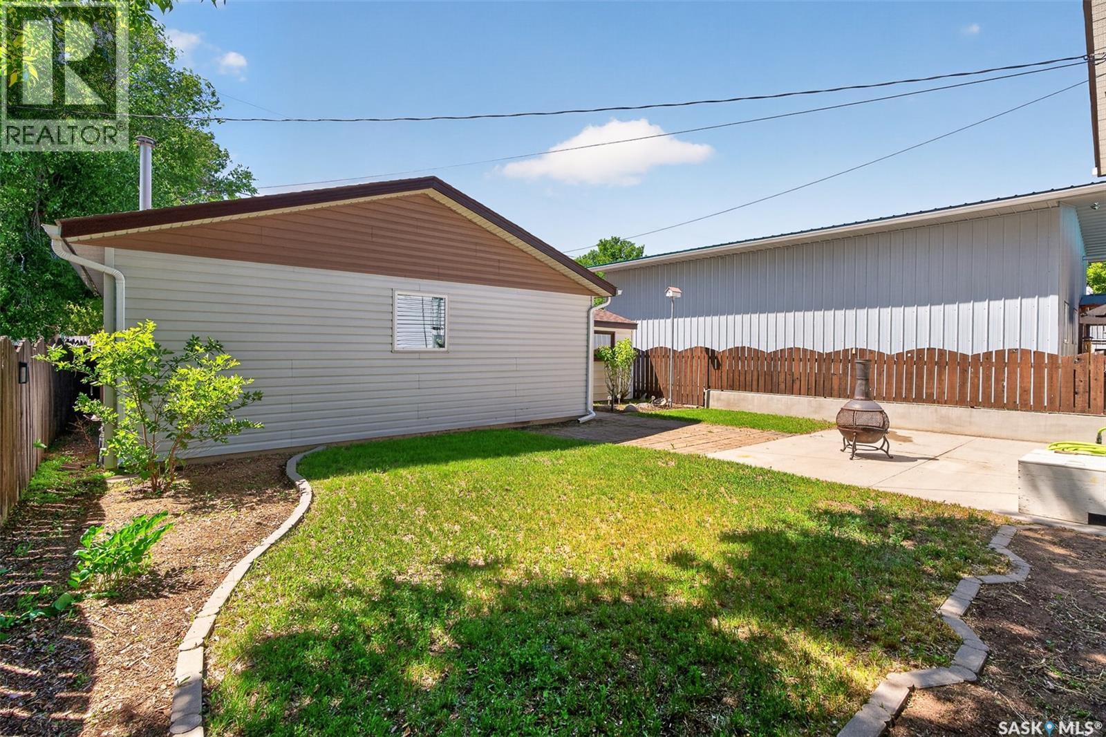 1027 Vaughan STREET - 51