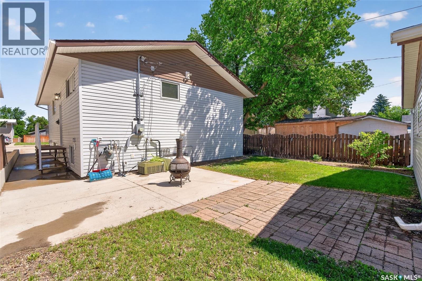 1027 Vaughan STREET - 52