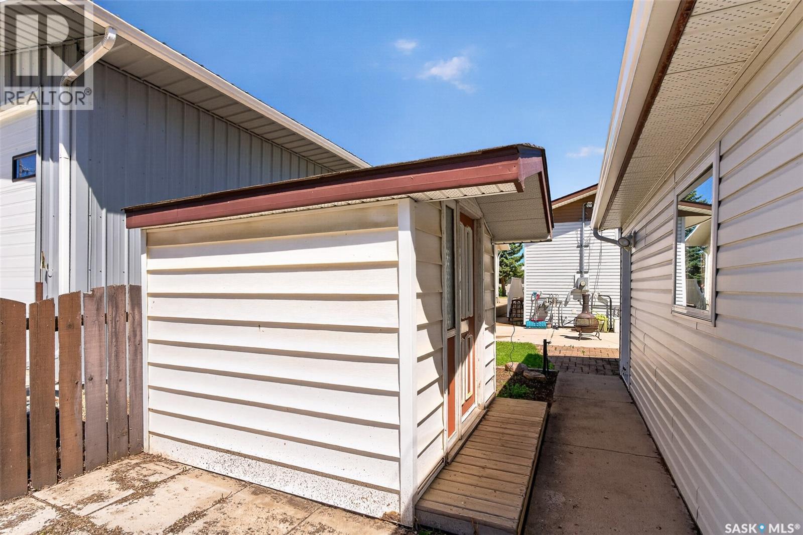 1027 Vaughan STREET - 53