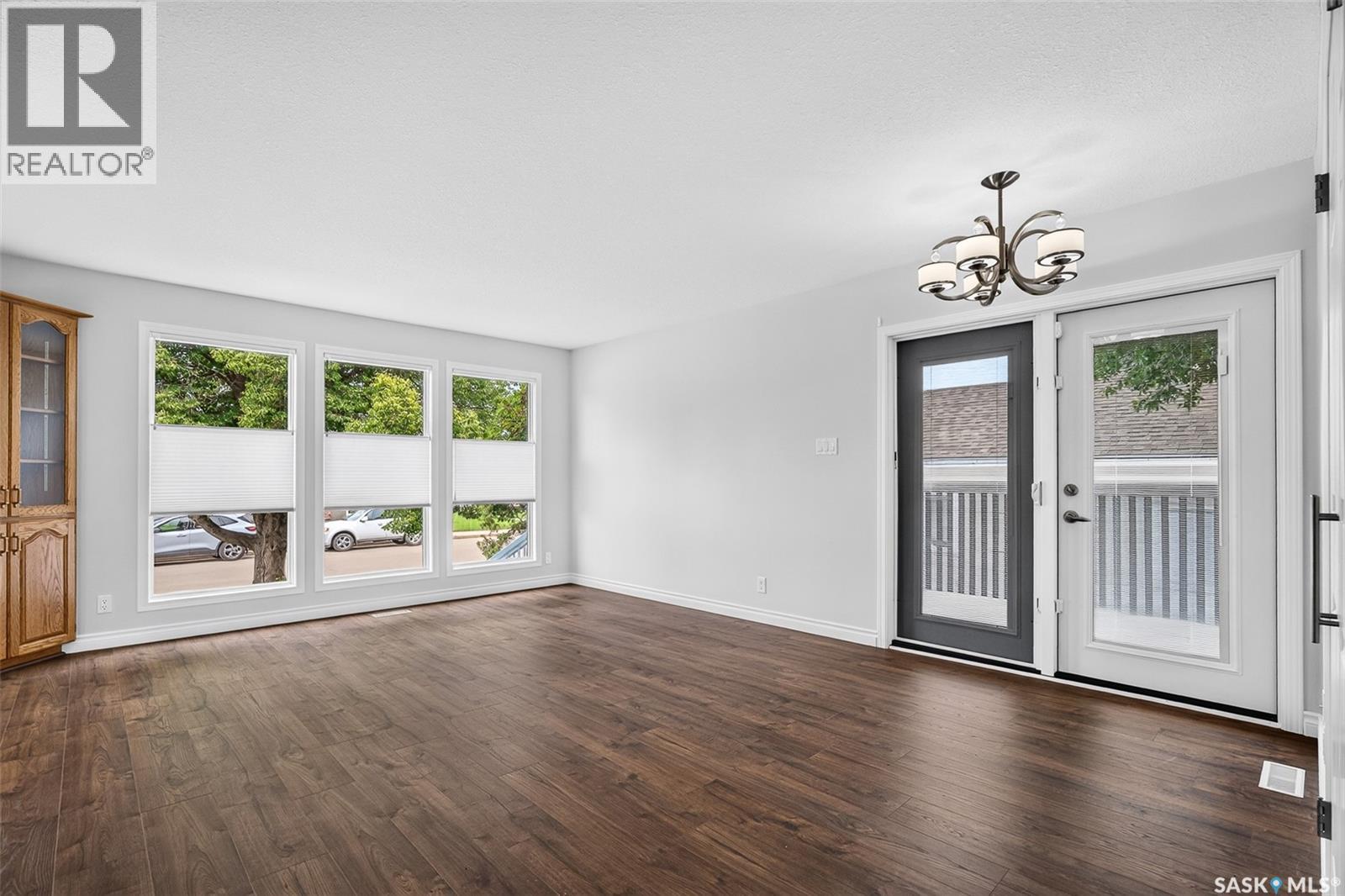1027 Vaughan STREET - 7