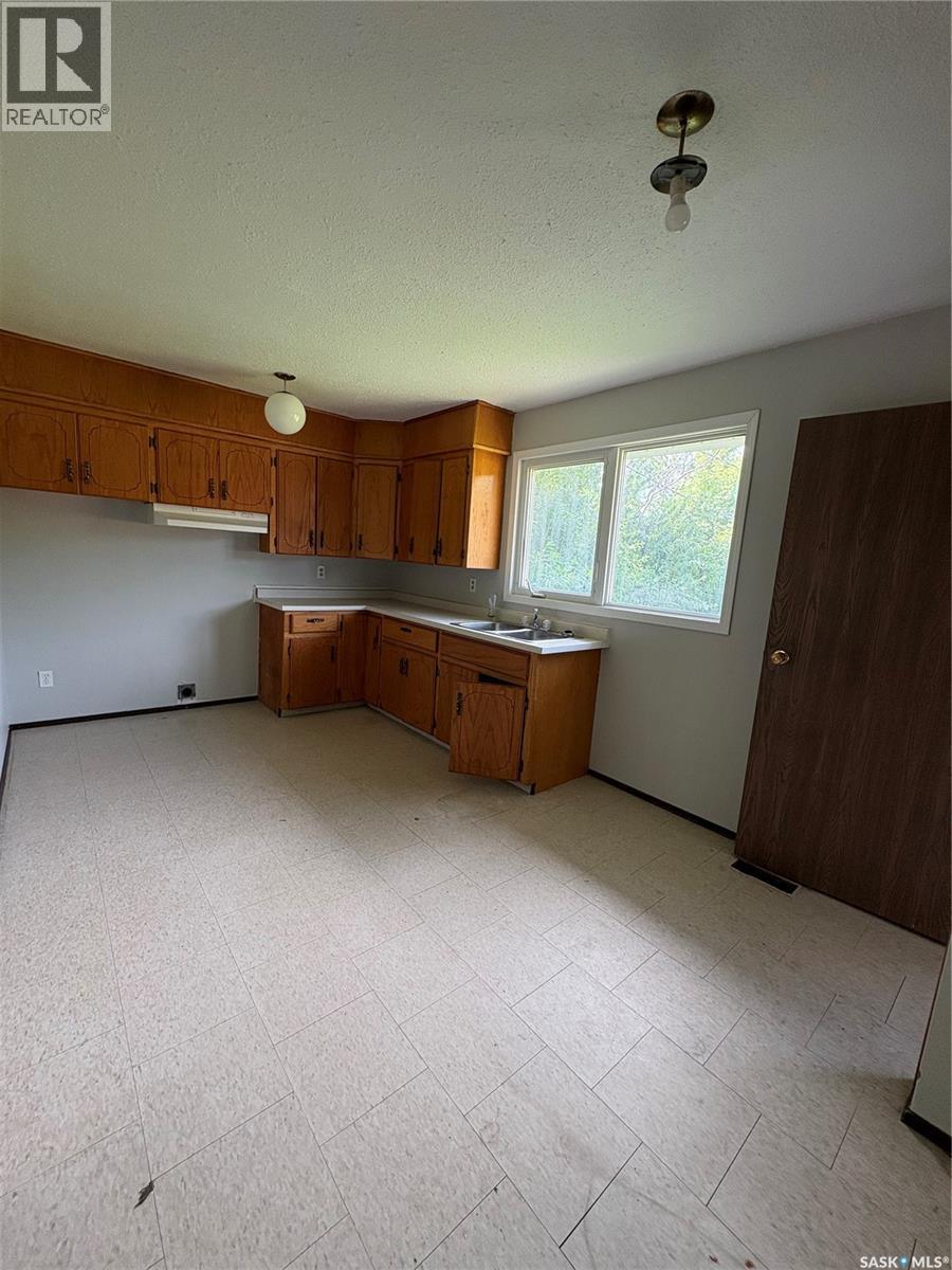 215 Granatier AVENUE - Image 4