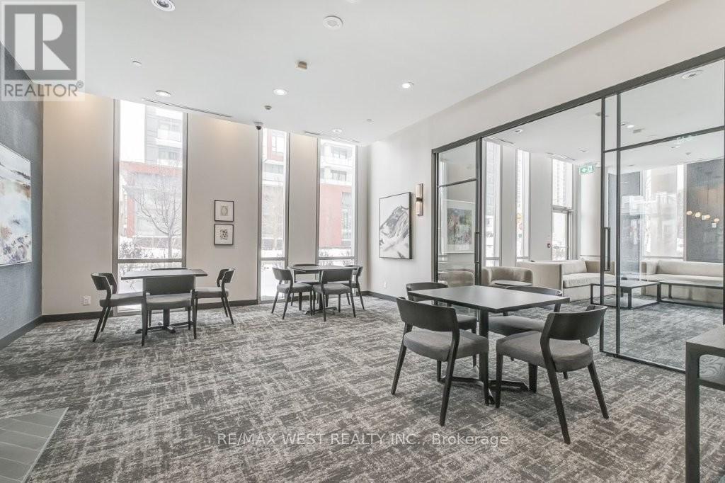 #501 30 CANTERBURY PLACE - 29