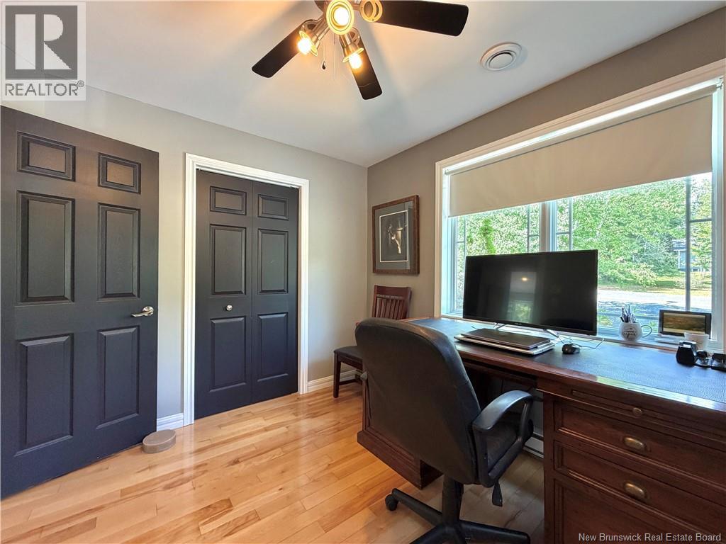 8 Milton Brae - 28