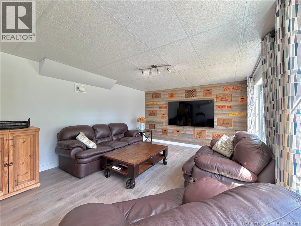 8 Milton Brae - 33