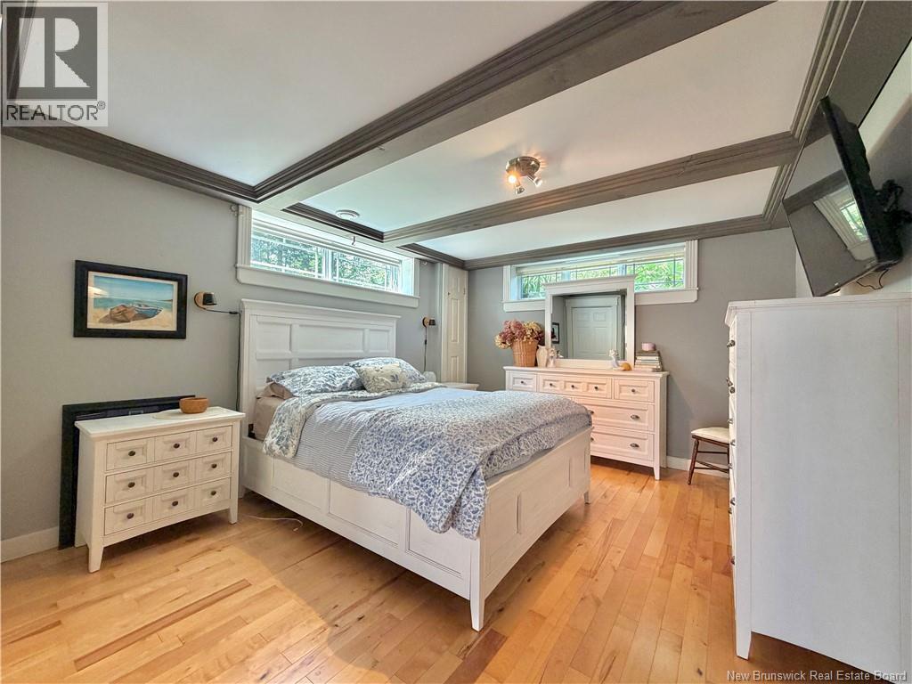 8 Milton Brae - 36