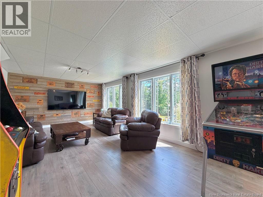 8 Milton Brae - 32