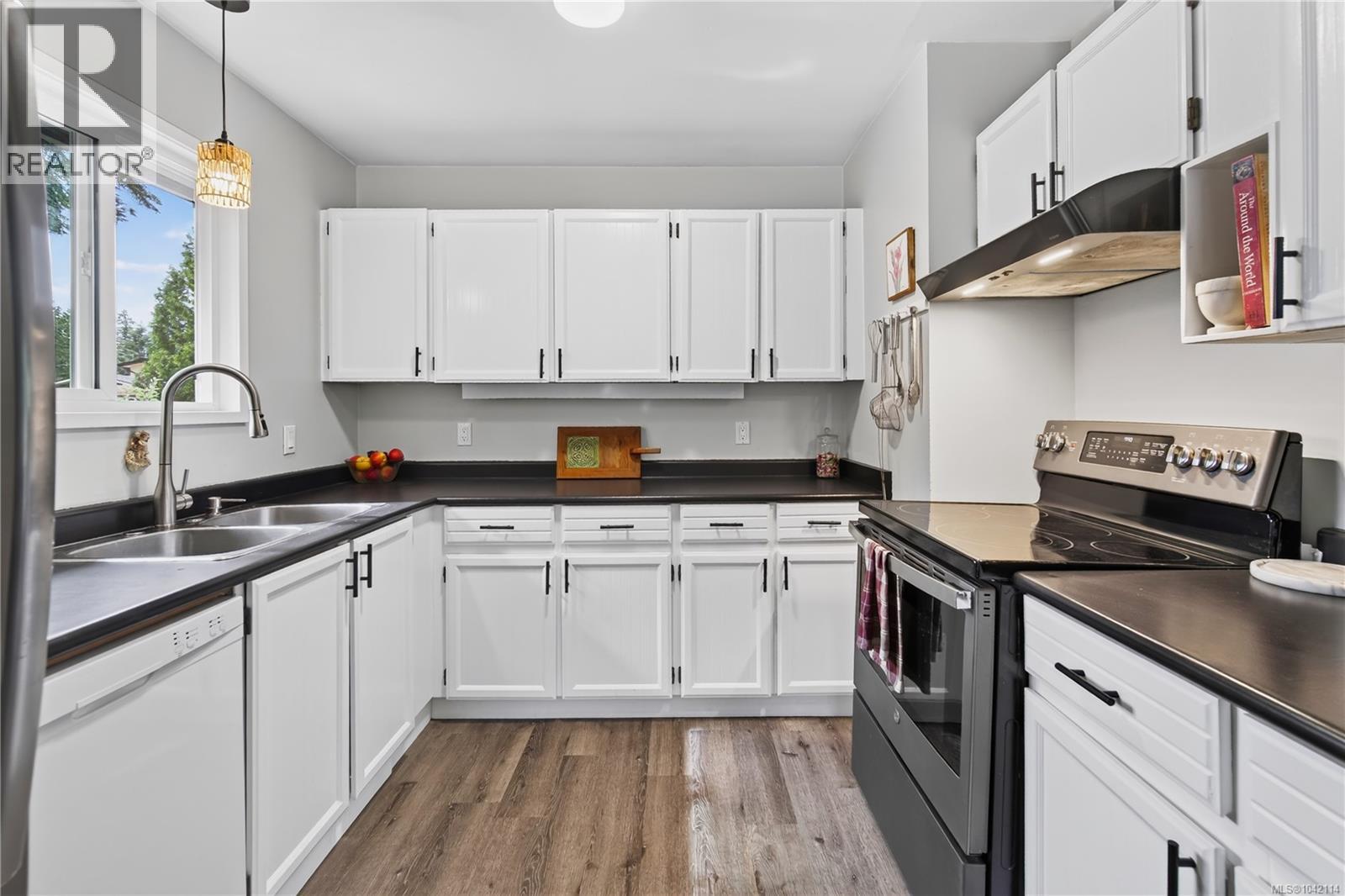 212 Kwassin Cres - 10