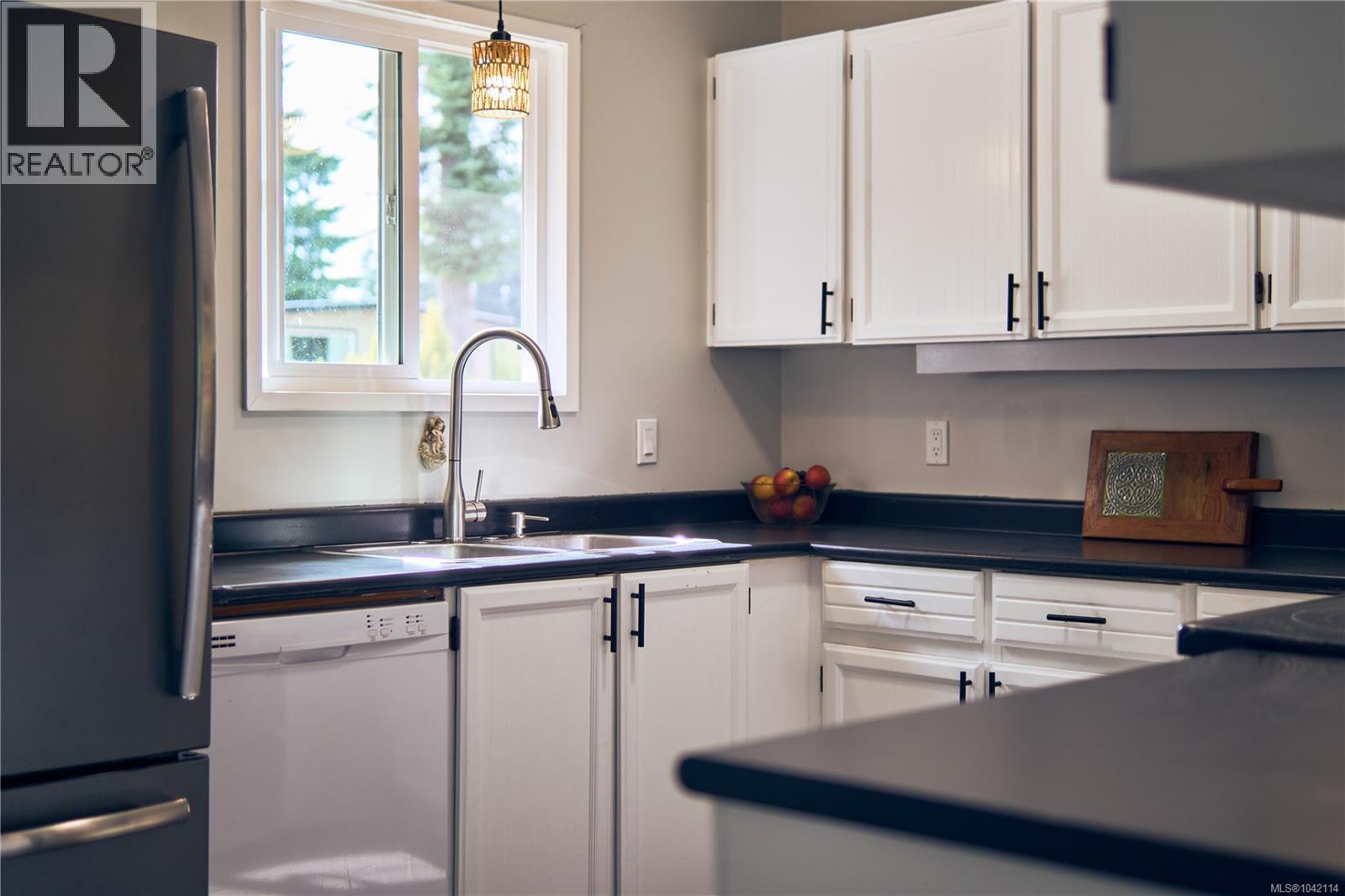 212 Kwassin Cres - 12