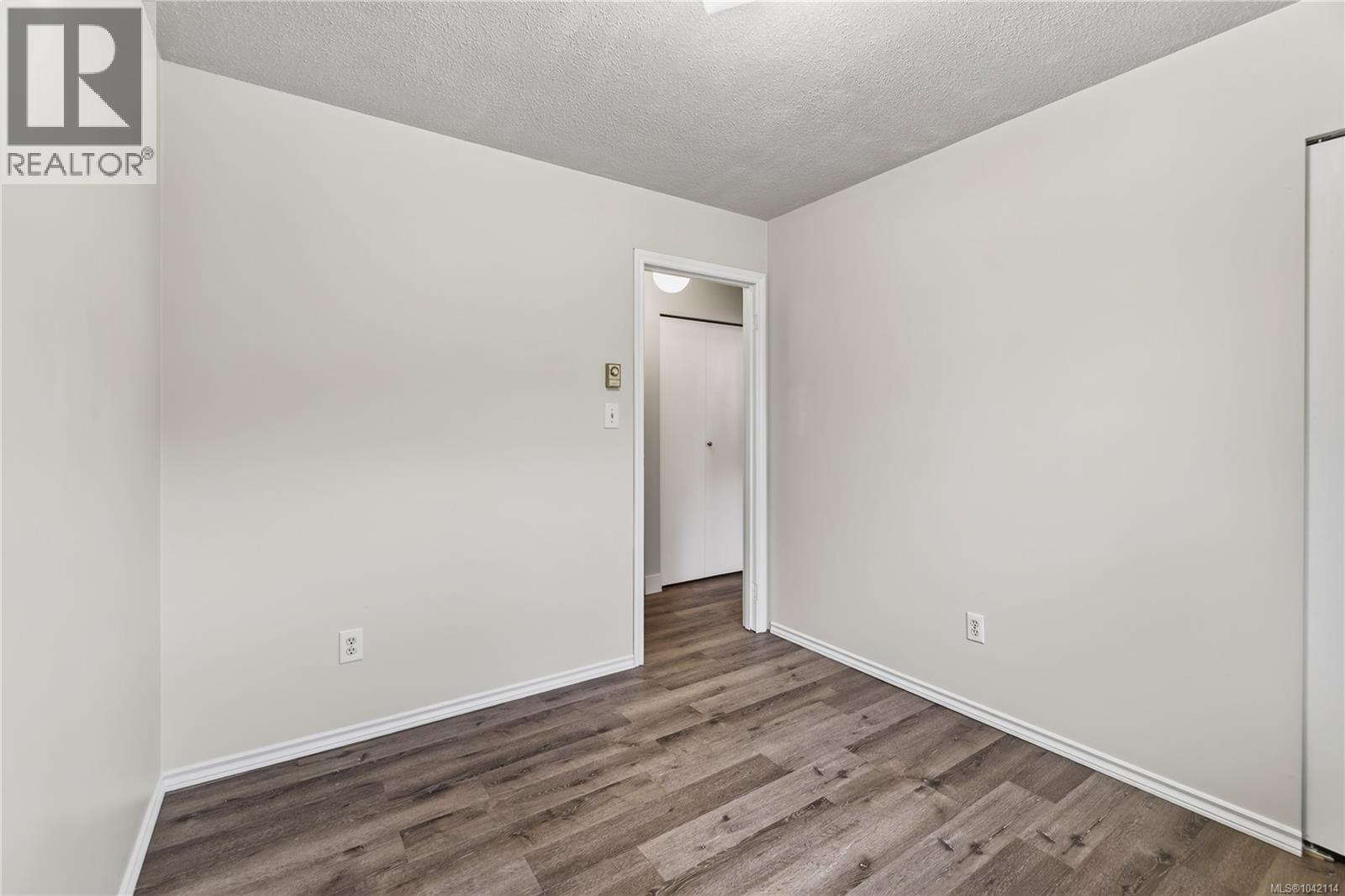 212 Kwassin Cres - 24