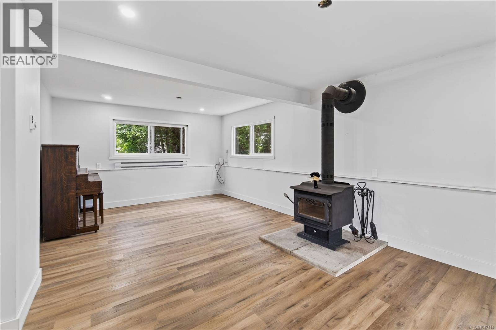 212 Kwassin Cres - 27