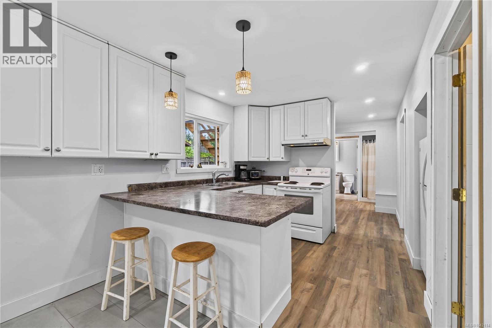 212 Kwassin Cres - 33