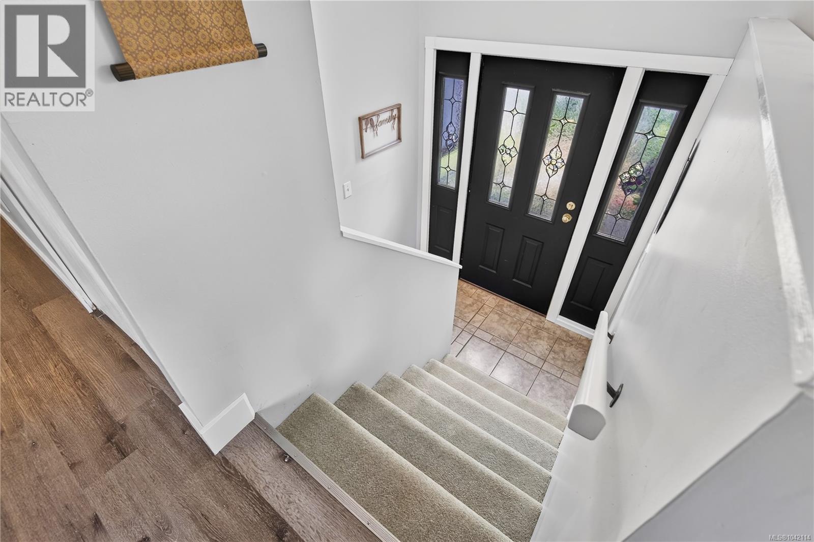 212 Kwassin Cres - 43