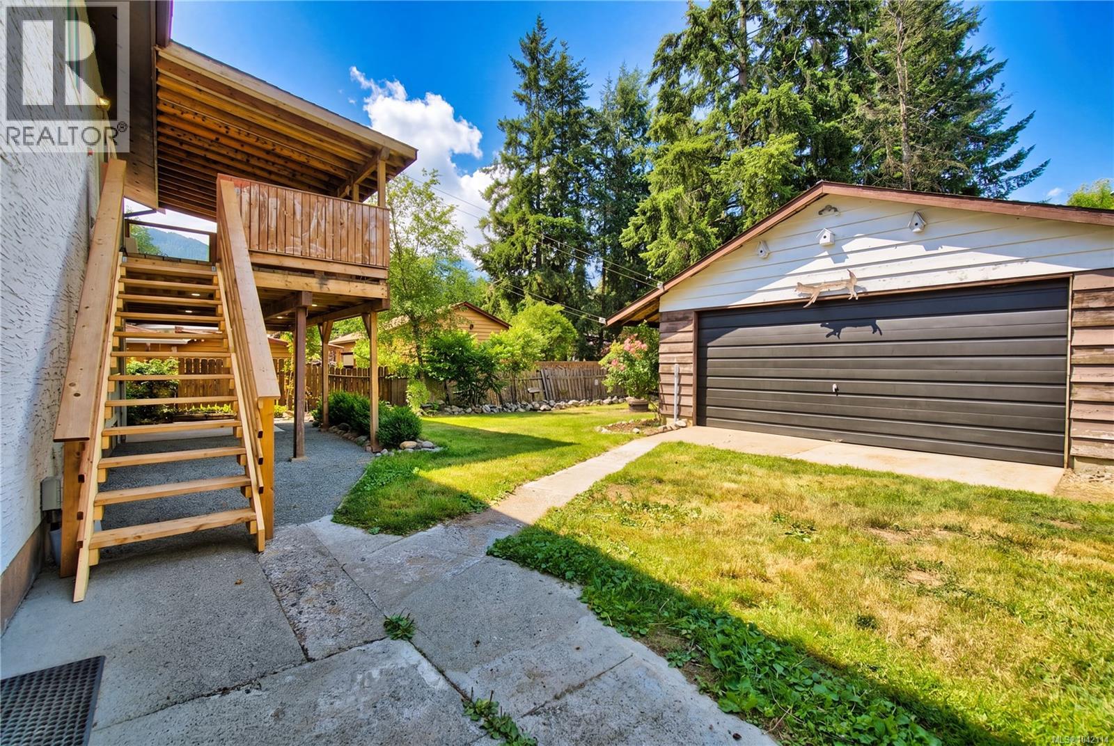 212 Kwassin Cres - 48