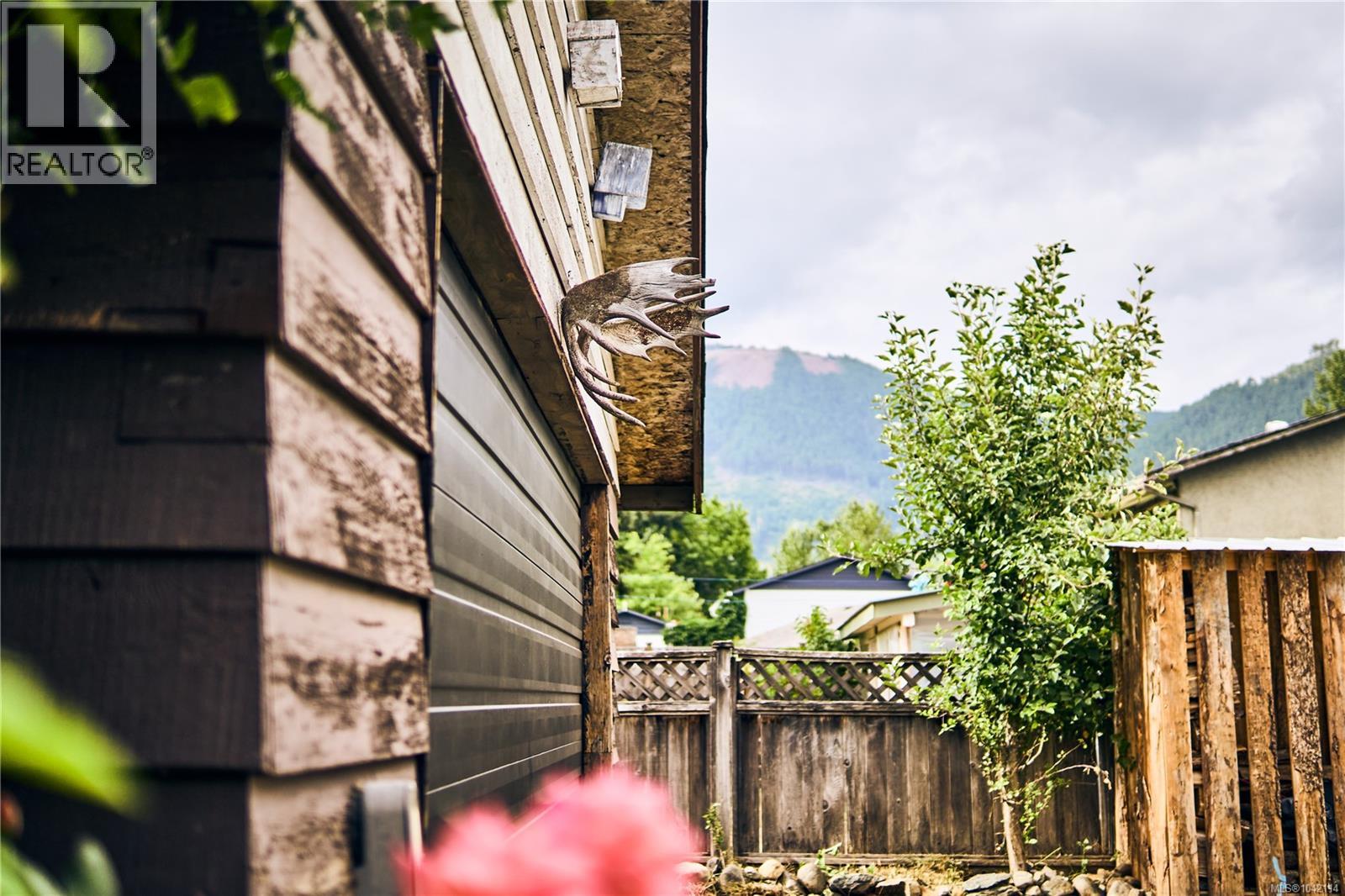 212 Kwassin Cres - 58