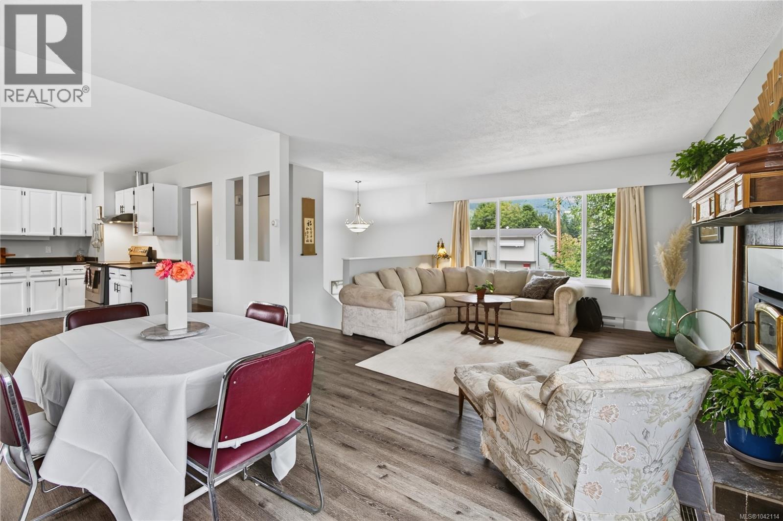 212 Kwassin Cres - 6