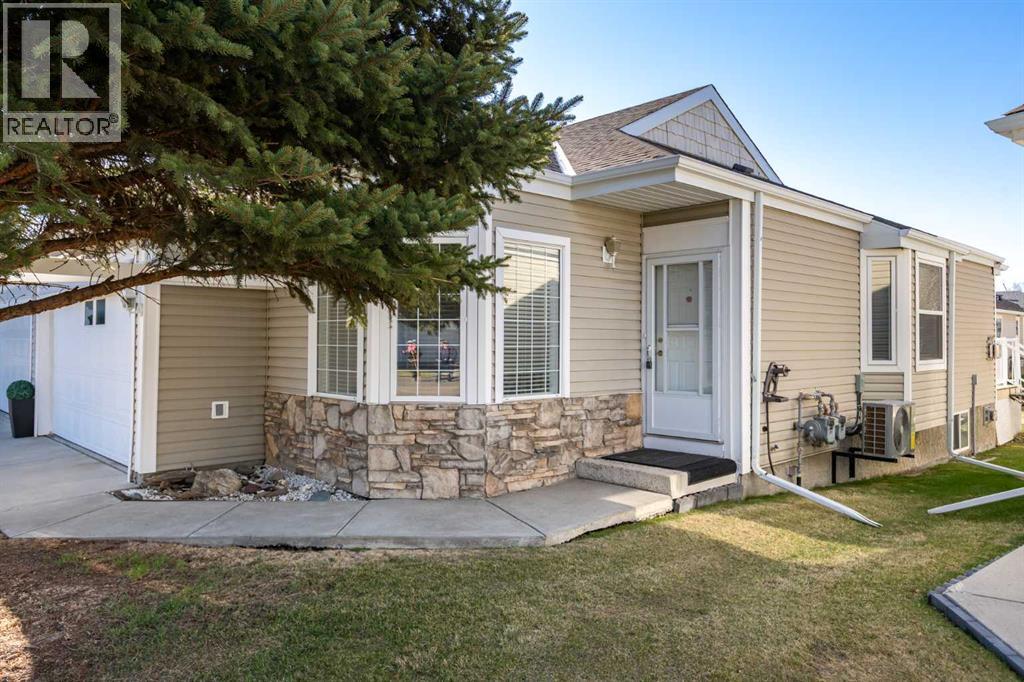 303 De Foras Close NW - 1