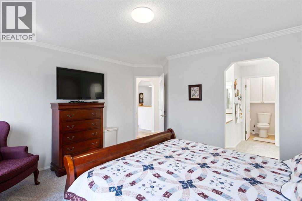 303 De Foras Close NW - 12