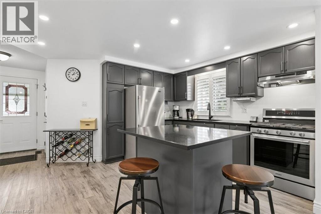 256 TAIT Crescent - 11