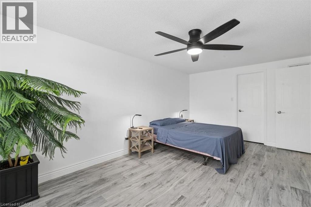 256 TAIT Crescent - 24