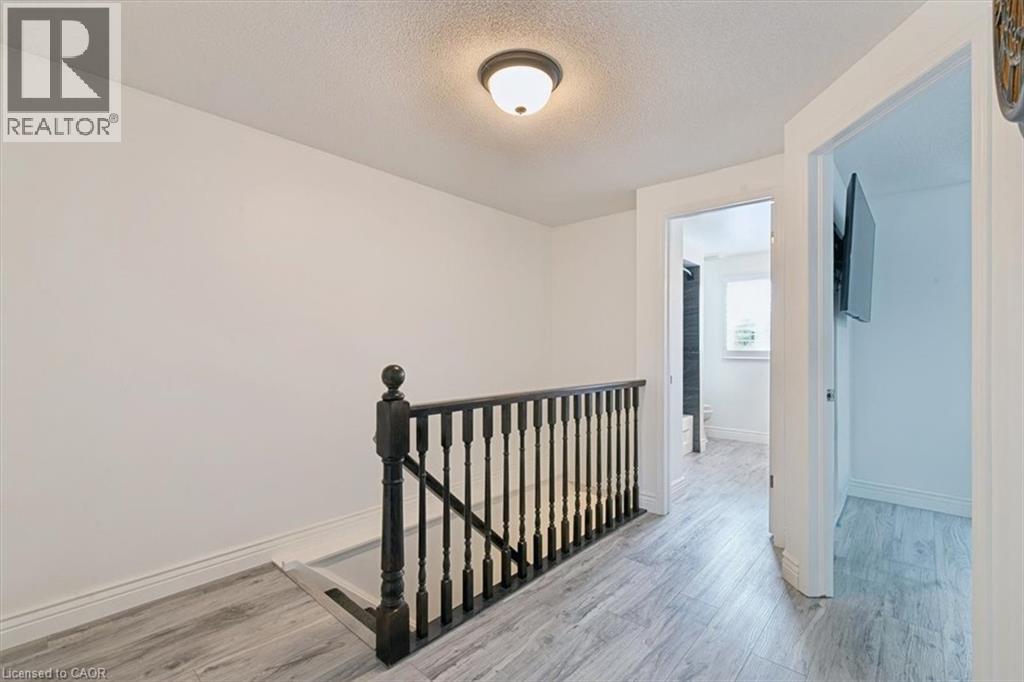 256 TAIT Crescent - 25