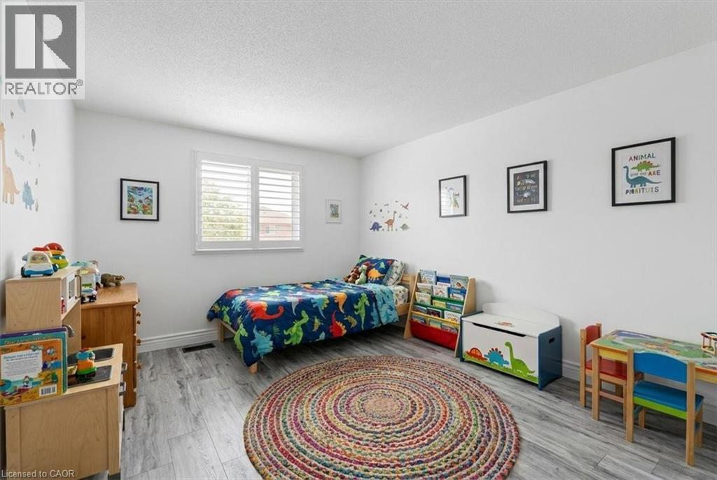 256 TAIT Crescent - Image 26