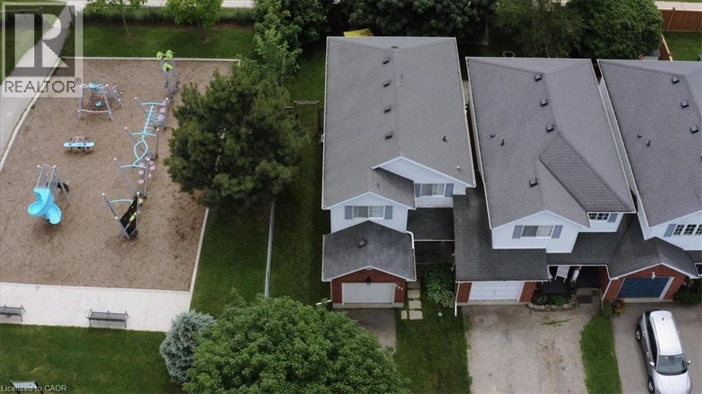 256 TAIT Crescent - 37