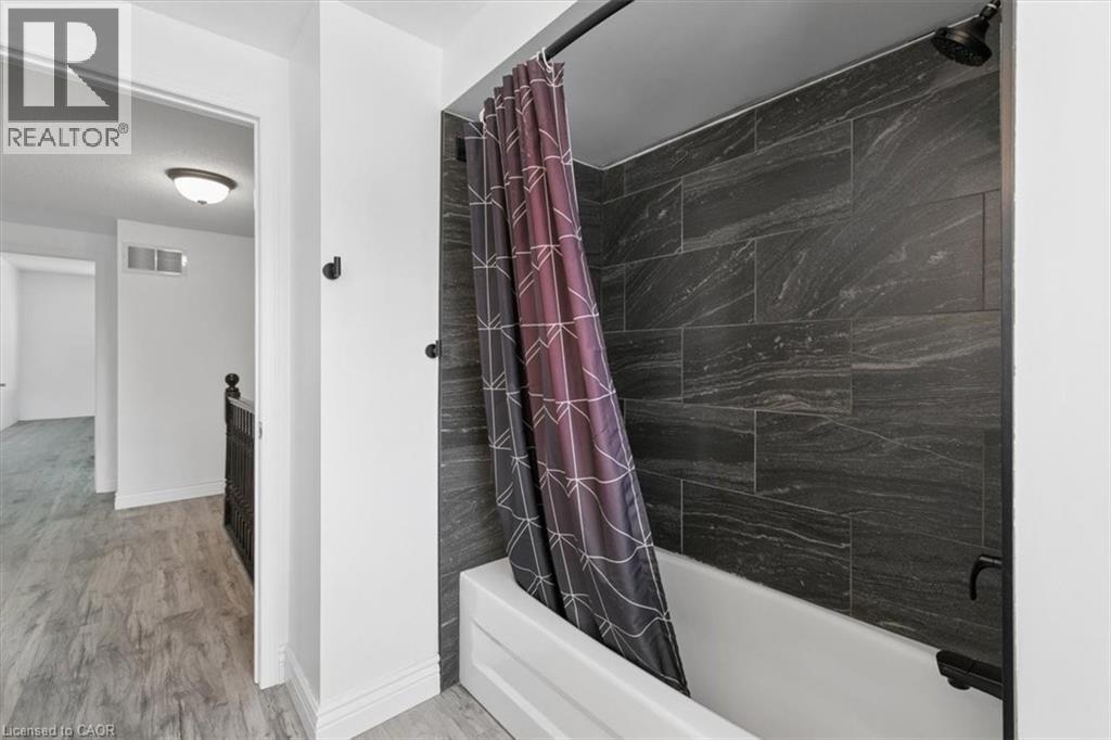 256 TAIT Crescent - Image 29